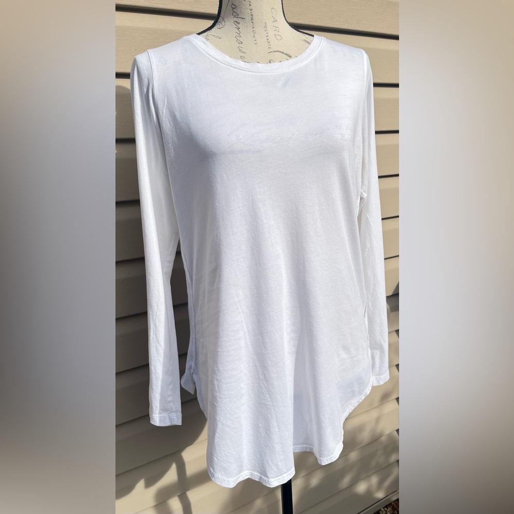 Saks Fifth Avenue 100% cotton Classic White Long Sleeve Tee